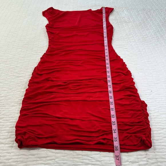 H&M BodyCon Ruched Dress, Red in Size S - Picture 4 of 10